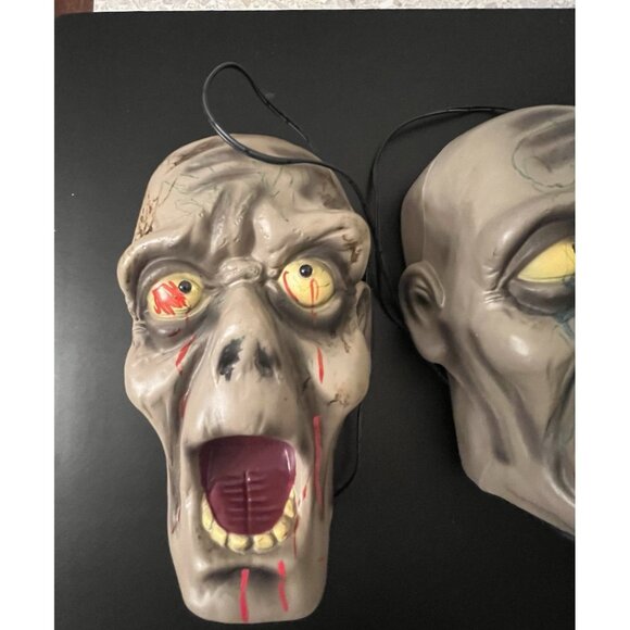 2010 Magic Power Halloween Zombie Lawn Stakes Sound Activated Lights Noise READ - Picture 8 of 14